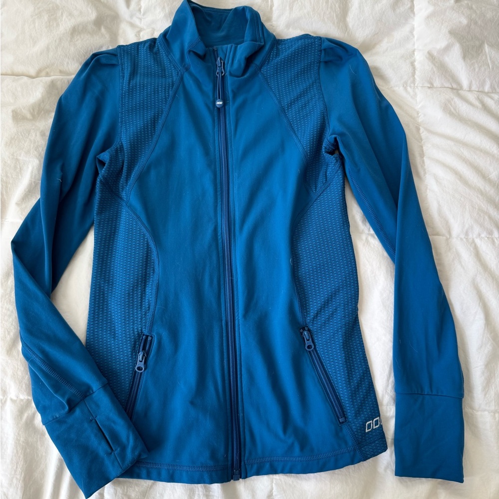Lorna Jane Blue Ski Jacket with Streamlined Fit and Performance Fabric
